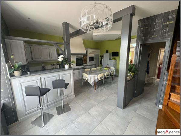 Maison à Dol-de-Bretagne, 35120 - 8 pièces 358m²