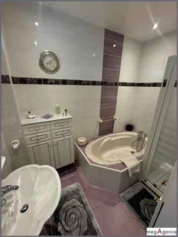 Maison à Dol-de-Bretagne, 35120 - 8 pièces 358m²