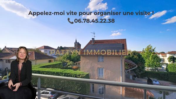 Un dernier étage avec ascenseur, cave, balcon et vue dégagée, au cœur du village