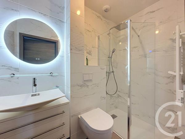 Appartement F4 à vendre  5 pièces - 104,68 m 2   TANINGES  - 74