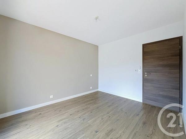 Appartement F4 à vendre  5 pièces - 104,68 m 2   TANINGES  - 74
