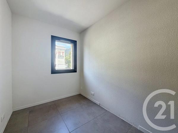 Appartement F4 à vendre  5 pièces - 104,68 m 2   TANINGES  - 74