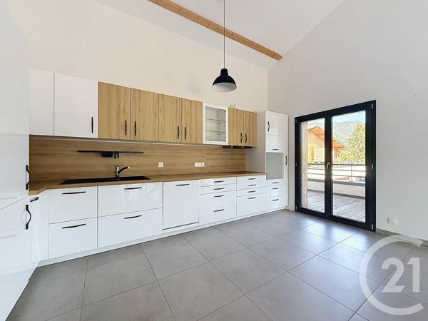 Appartement F4 à vendre  5 pièces - 104,68 m 2   TANINGES  - 74
