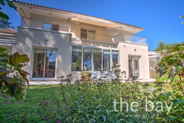 Gujan-Mestras (33470) Villa d’exception sur le Golf de Gujan-Mestras