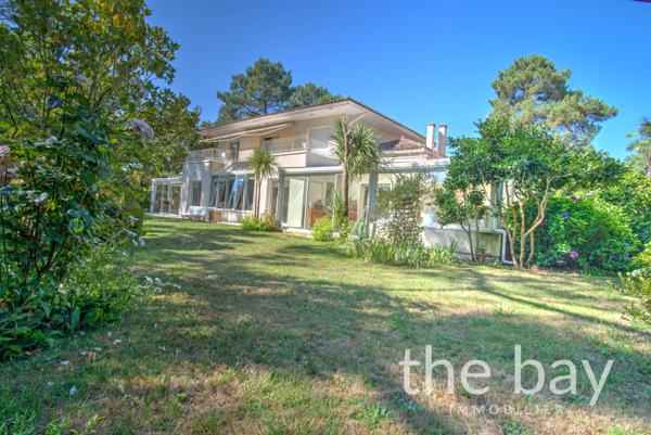 Gujan-Mestras (33470) Villa d’exception sur le Golf de Gujan-Mestras