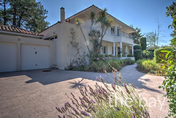 Gujan-Mestras (33470) Villa d’exception sur le Golf de Gujan-Mestras