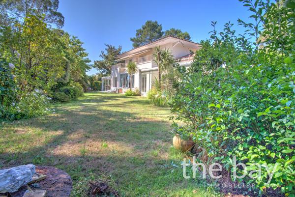 Gujan-Mestras (33470) Villa d’exception sur le Golf de Gujan-Mestras