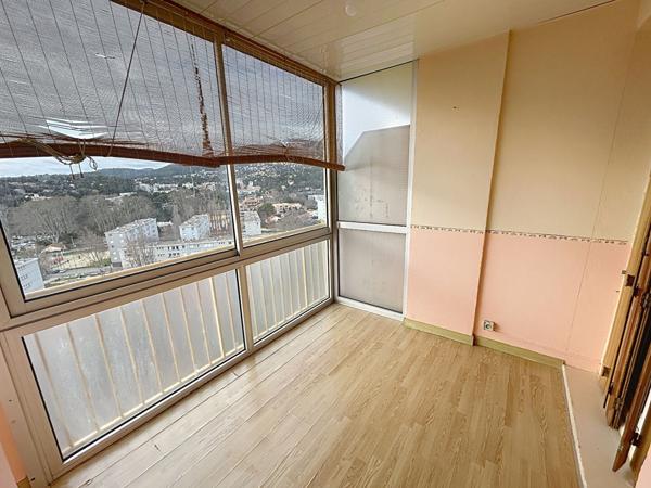 Toulon Ouest Appartement T3 de 52.35 m² balcon et cave