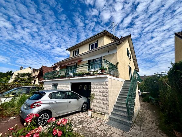 Maison divisée en plusieurs appartements - Idéal investisseur - OZOIR LA FERRIERE