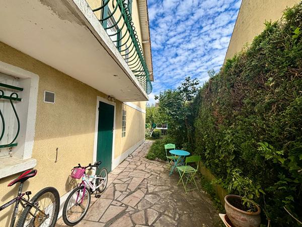 Maison divisée en plusieurs appartements - Idéal investisseur - OZOIR LA FERRIERE