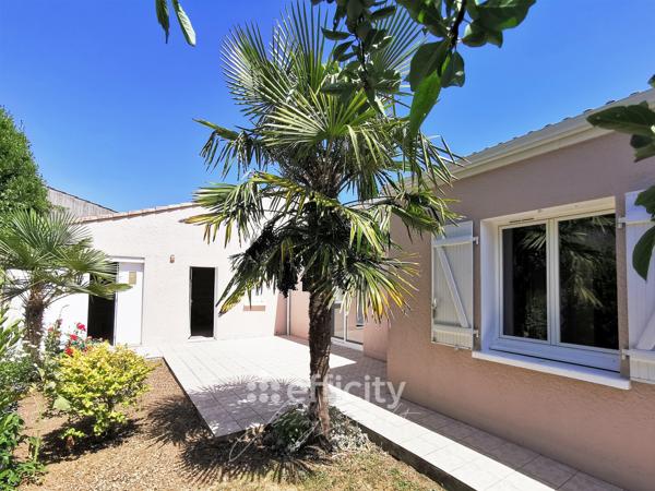 Maison
         5 pièces
        - 107 m² 285 000 € *