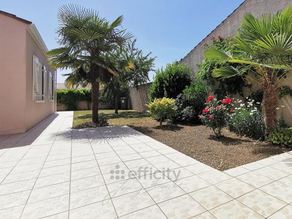 Maison
         5 pièces
        - 107 m² 285 000 € *