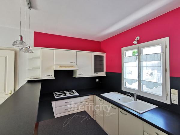 Maison
         5 pièces
        - 107 m² 285 000 € *