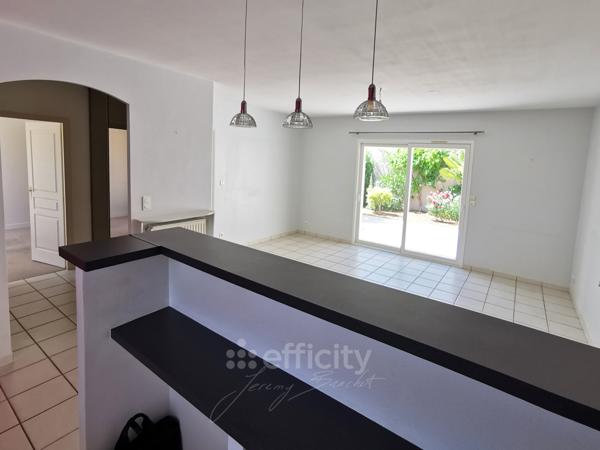 Maison
         5 pièces
        - 107 m² 285 000 € *