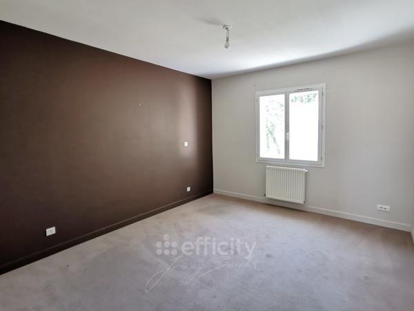 Maison
         5 pièces
        - 107 m² 285 000 € *