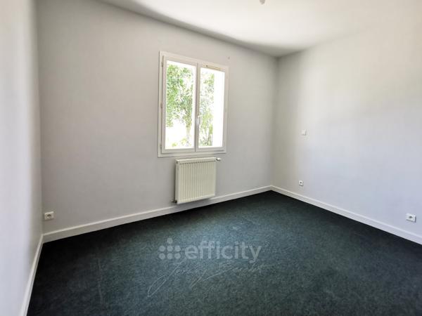 Maison
         5 pièces
        - 107 m² 285 000 € *