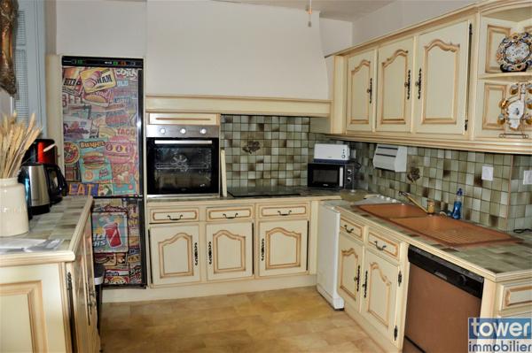 Lot de 2 appartements avec potentiel d’aménagement – Place principale