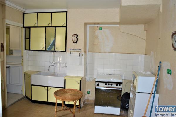 Lot de 2 appartements avec potentiel d’aménagement – Place principale