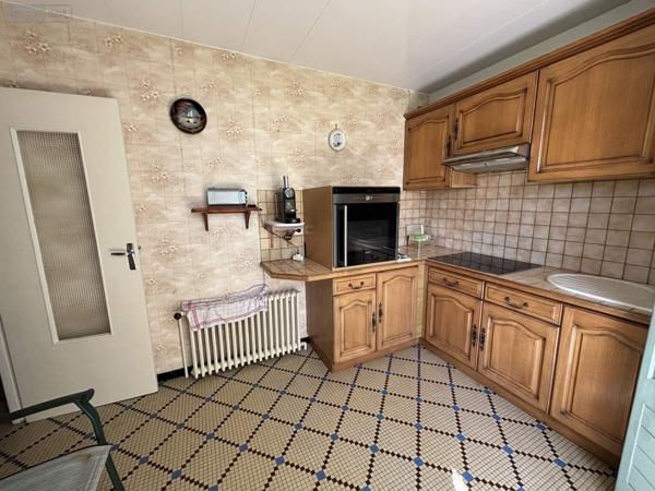 Maison à vendre à Bessé-sur-Braye dans la Sarthe (72310), ref : 101/1952