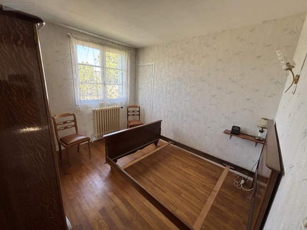 Maison à vendre à Bessé-sur-Braye dans la Sarthe (72310), ref : 101/1952