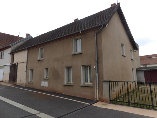 À vendre – Maison rénovée de 141 m² habitables Commentry (03600)