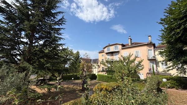 Appartement à vendre 5 pièces SAINTE FOY LES LYON (69) SAINTE-FOY-LÈS-LYON – APPARTEMENT DE CARACTÈRE 130 M² – 3 CHAMBRES – 1 GARAGE – PARKING – CAVE