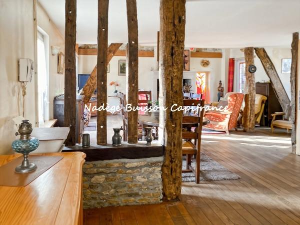 Maison en colombage de 10 pièces avec appartement de 3 pièces et local à aménager Dives-sur-Mer