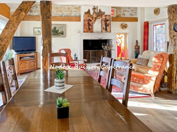 Maison en colombage de 10 pièces avec appartement de 3 pièces et local à aménager Dives-sur-Mer