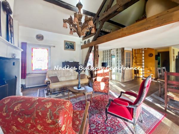 Maison en colombage de 10 pièces avec appartement de 3 pièces et local à aménager Dives-sur-Mer