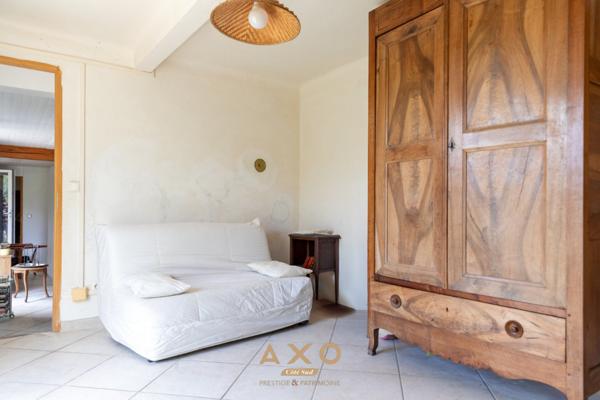 LE BRUSQUET  MAISON 160 M² HABITABLE + ANCIEN MOULIN 350 M² À RÉNOVER  TERRAIN 2237 M²  GARAGE  468 000 