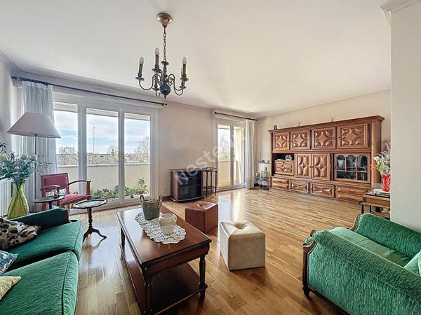 Route de Paris / Blanche de Castille : Appartement 3 chambres, 93 m2