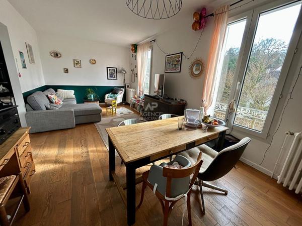 Maison 5 pièce(s) 95 m2 €469 000 ** - Référence 1085