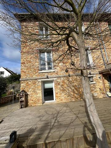 Maison 5 pièce(s) 95 m2 €469 000 ** - Référence 1085