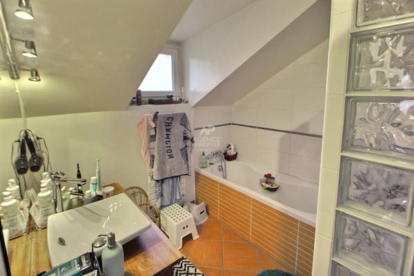 Maison 5 pièce(s) 95 m2 €469 000 ** - Référence 1085