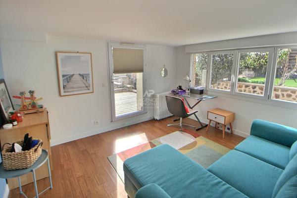 Maison 5 pièce(s) 95 m2 €469 000 ** - Référence 1085