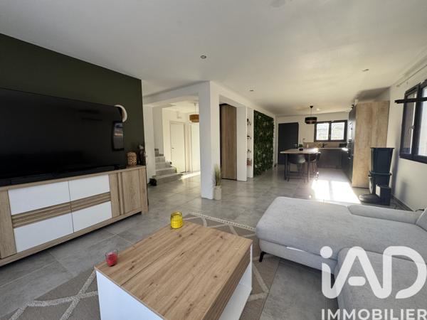 Maison à vendre 6 pièces 150 m² Nîmes-Saint-Césaire