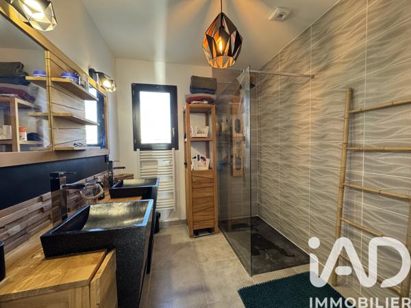 Maison à vendre 6 pièces 150 m² Nîmes-Saint-Césaire