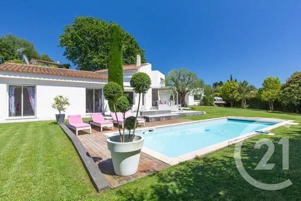 Maison à vendre  6 pièces - 193 m 2   MOUGINS  - 06