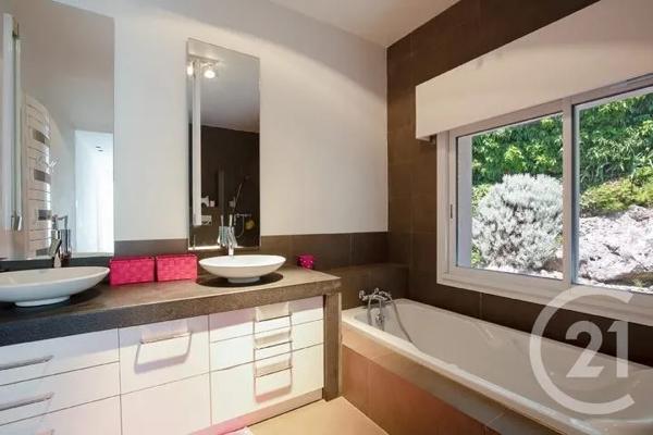 Maison à vendre  6 pièces - 193 m 2   MOUGINS  - 06