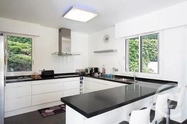 Maison à vendre  6 pièces - 193 m 2   MOUGINS  - 06