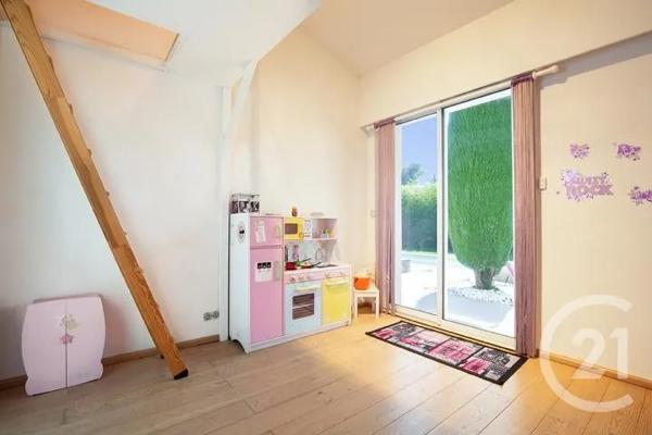 Maison à vendre  6 pièces - 193 m 2   MOUGINS  - 06