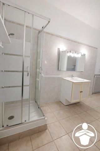 Vente                                                      Maison de ville
                        
                     2 pièces                      75 m2                     à Villeneuve-sur-Lot