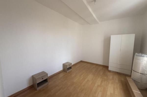 Location - Appartement 3 pièces 48 m 2 SABLE SUR SARTHE (72300)