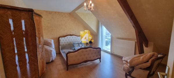 Maison - 6 pièces - 200 m²