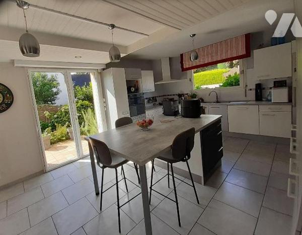 À vendre ? Maison 5 pièces à Pontivy (56300) ? Morbihan (56)

Découvrez cette belle maison d'...