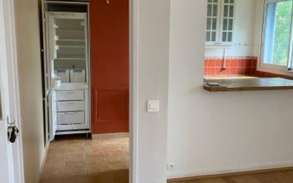 Appartement à louer    4 pièces •  Sèvres