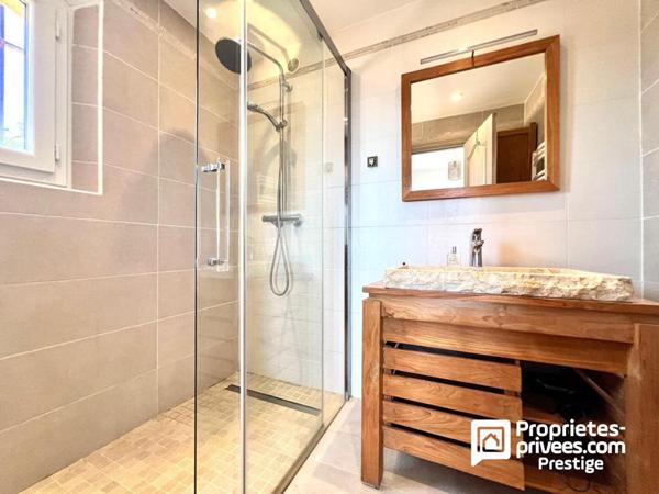 Maison Peymeinade 5 pièce(s) 198.43 m2