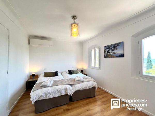 Maison Peymeinade 5 pièce(s) 198.43 m2