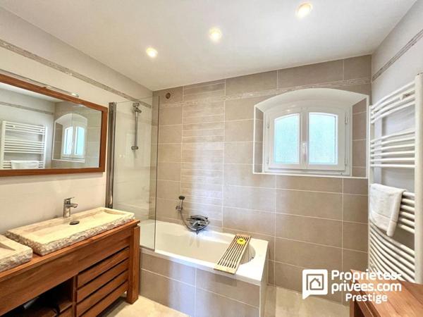 Maison Peymeinade 5 pièce(s) 198.43 m2
