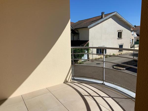 T4 100 m² + double garage au cœur du village